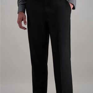 Haggar Men's 34x29 Black Classic Fit Straight Cool 18 Pro